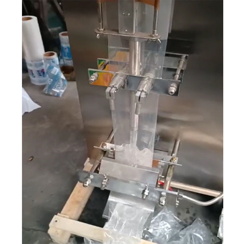 Máquina de llenado para envases de agua de sachet y bolsas de agua mineral
