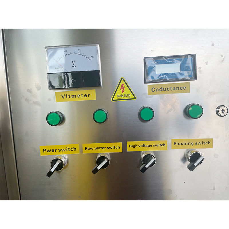 0.2-0.4MPa 500LPH Tres sistemas de purificación de agua por ósmosis inversa con FRP para beber directamente