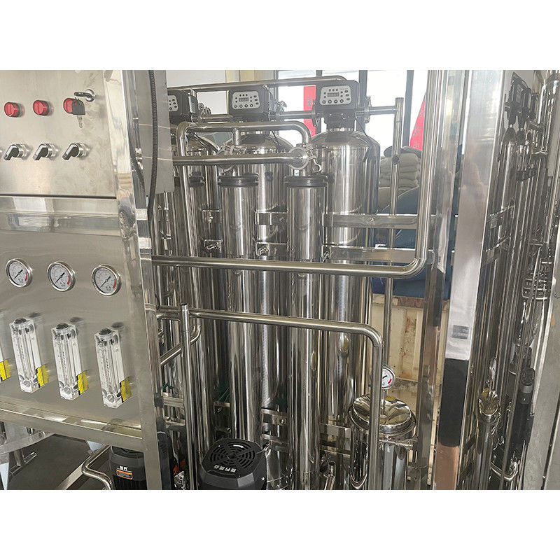 380V/1.5Kw Componentes del núcleo de la bomba 1000LRO Sistema de tratamiento de agua por ósmosis inversa con tanque de agua